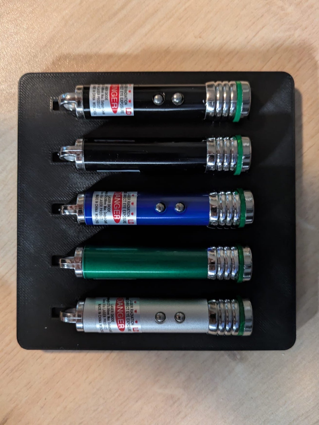 5 UV lights in a storage case 